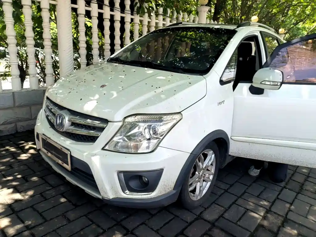 Changan CX20 2016 2014 1.4L Manual Sunroof Navigation Edition China V