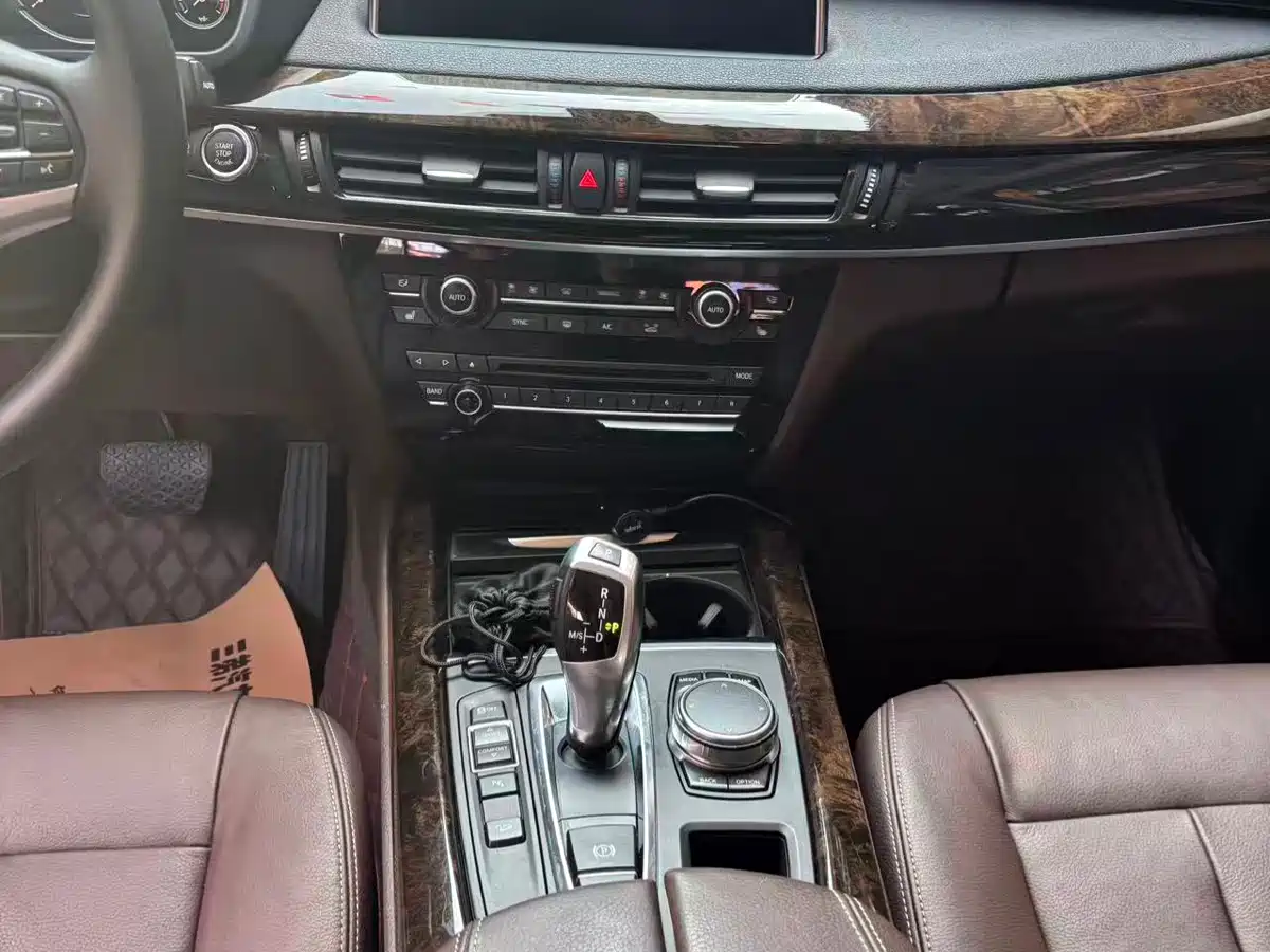 BMW X5 (Import) 2018 xDrive28i фото 8
