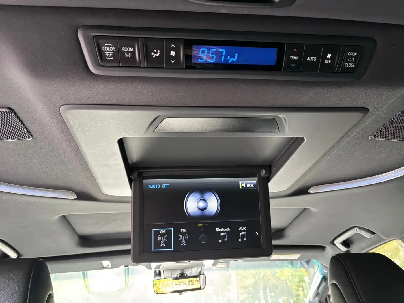 Toyota Vellfire 2019 Hybrid 2.5L HV Premium Edition фото 21