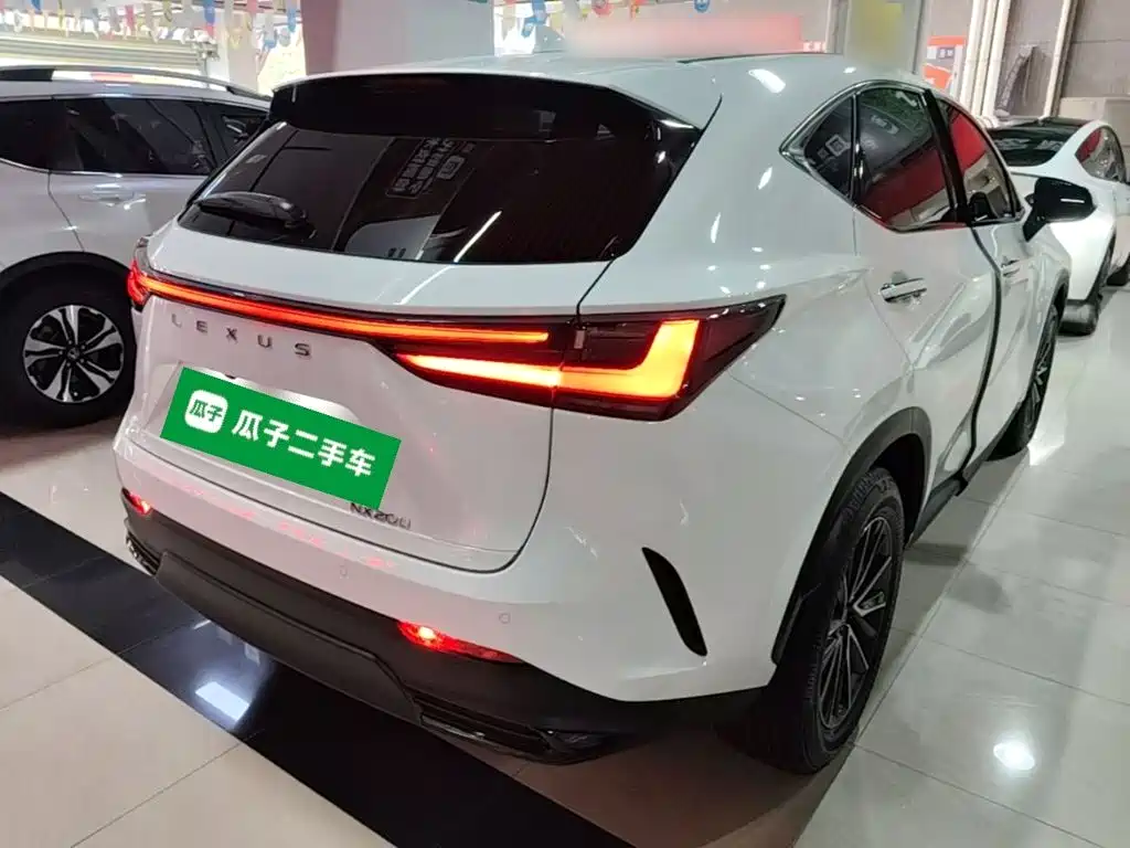 Фото 7 - Lexus NX