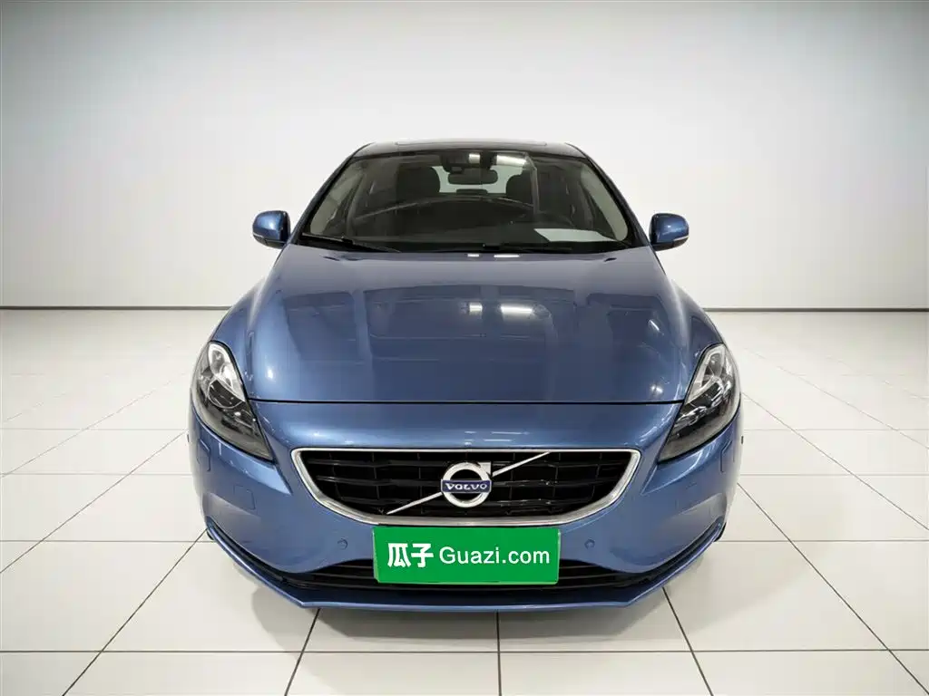 Фото 3 - Volvo V40
