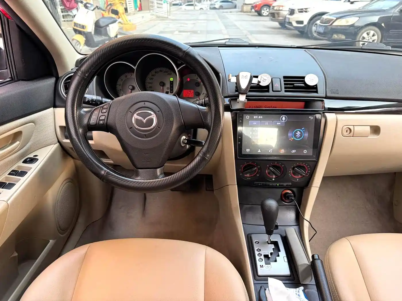 Фото 4 - Mazda 3