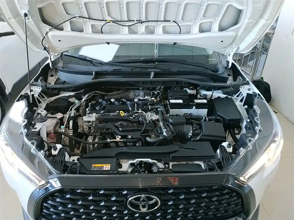Toyota Corolla Cross 2024 Model 2.0L Pioneer Edition фото 11
