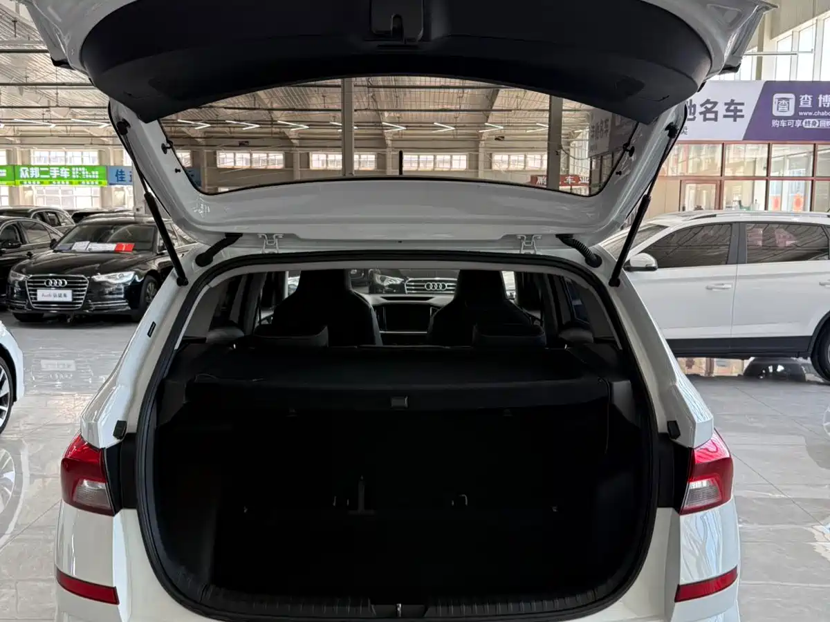 Škoda Kamiq 2023 1.5L Auto Comfort Edition фото 18