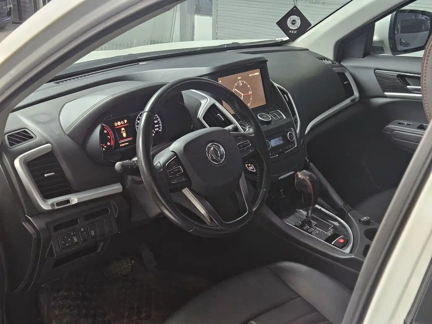 Фото 5 - Dongfeng Aeolus Dongfeng Fengshen AX7