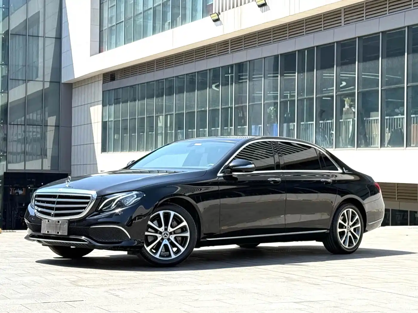 Mercedes-Benz E-Class 2018 E 300 L Luxury