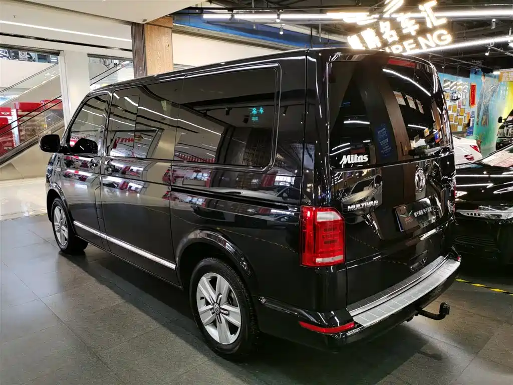 Volkswagen Multivan 2017 2.0TSI AWD Premium Edition 7-Seater фото 3