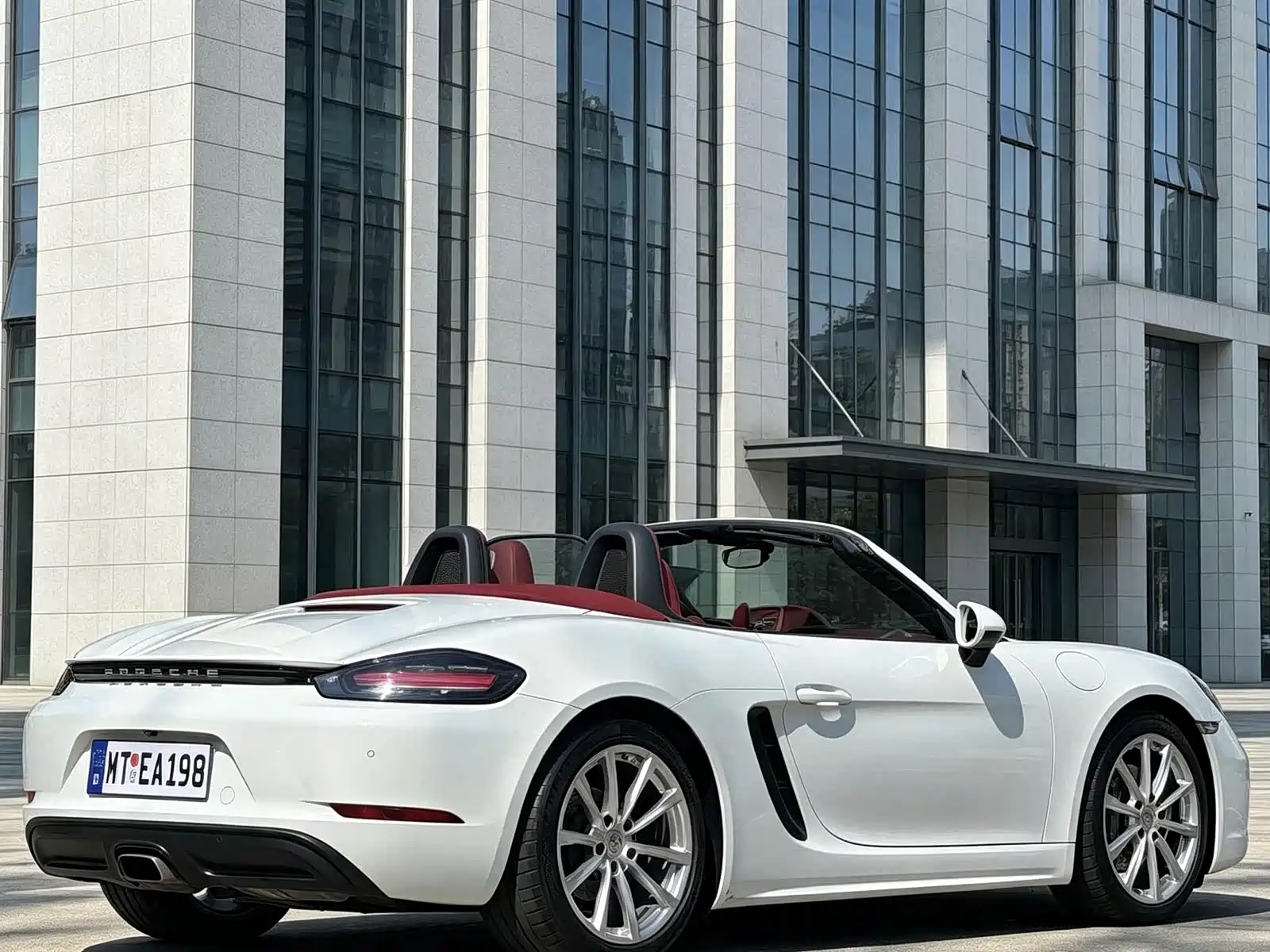 Photo 6 - Porsche 718