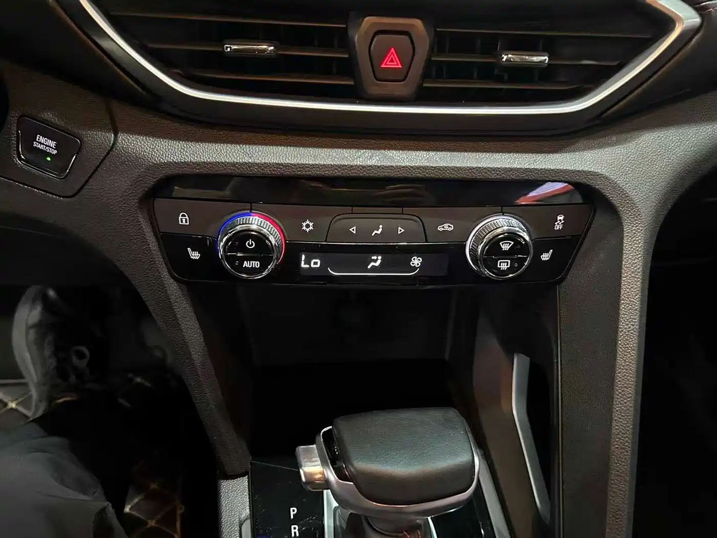 Chevrolet Volando 2020 Mild Hybrid Redline 530T Automatic Prestige Edition (5+2 seater) фото 10