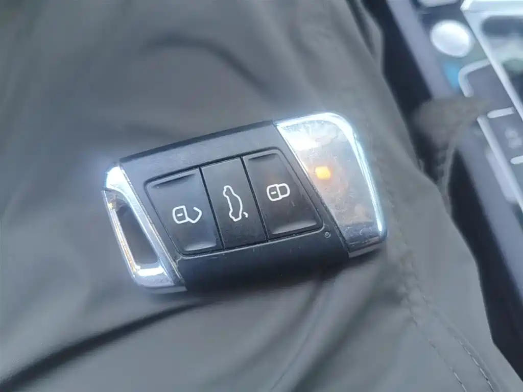 Volkswagen Magotan 2020 280TSI DSG Comfort фото 9