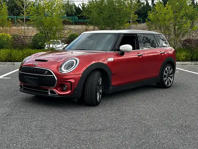 MINI CLUBMAN 2023