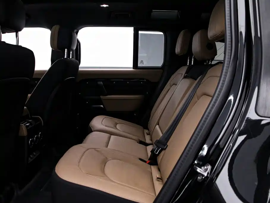 Land Rover Defender 2025 2025 110 3.0T P400 Dark Special Edition