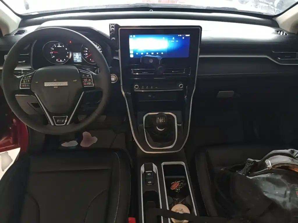 Photo 10 - Haval M6