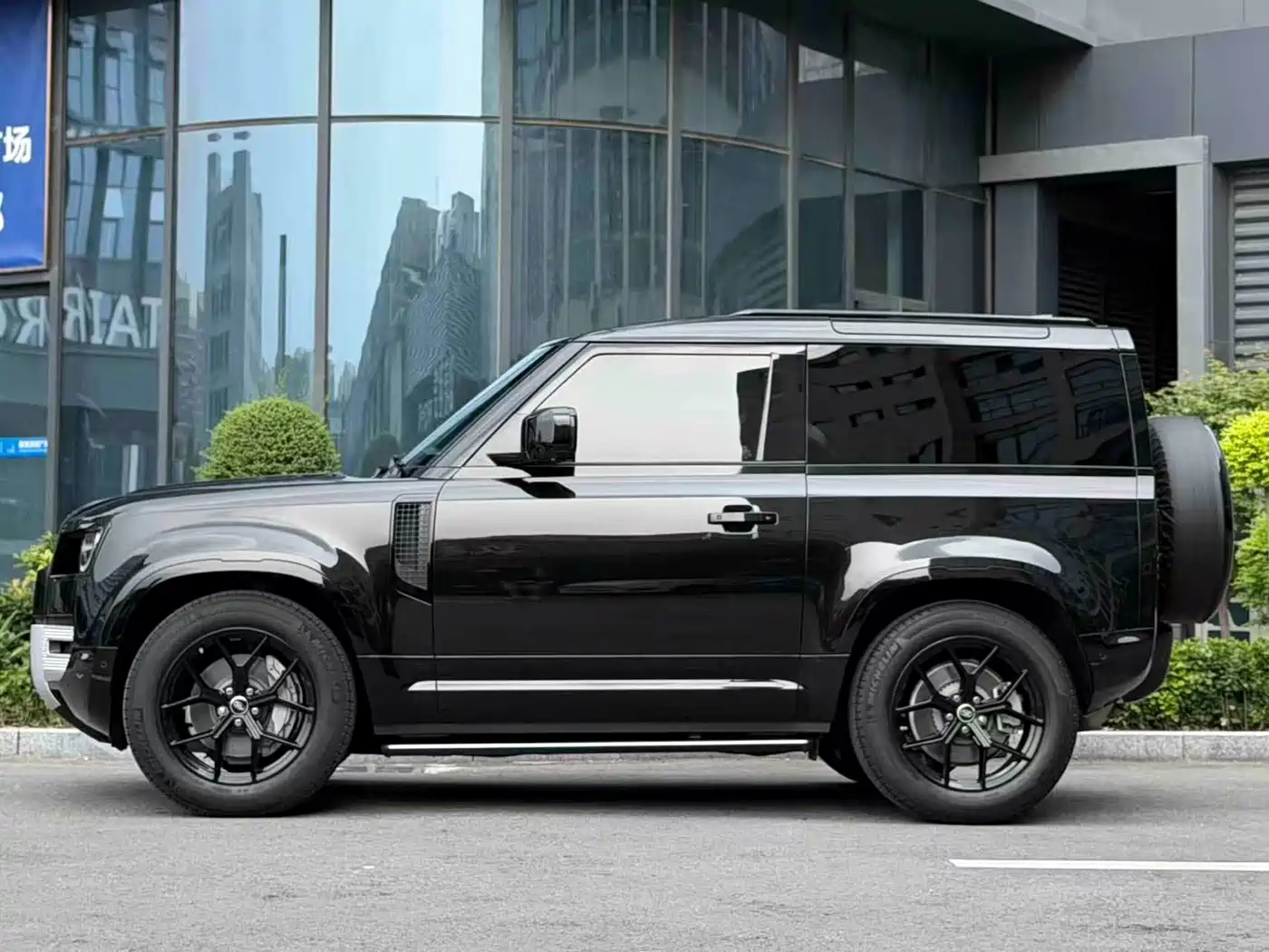Фото 5 - Land Rover Defender