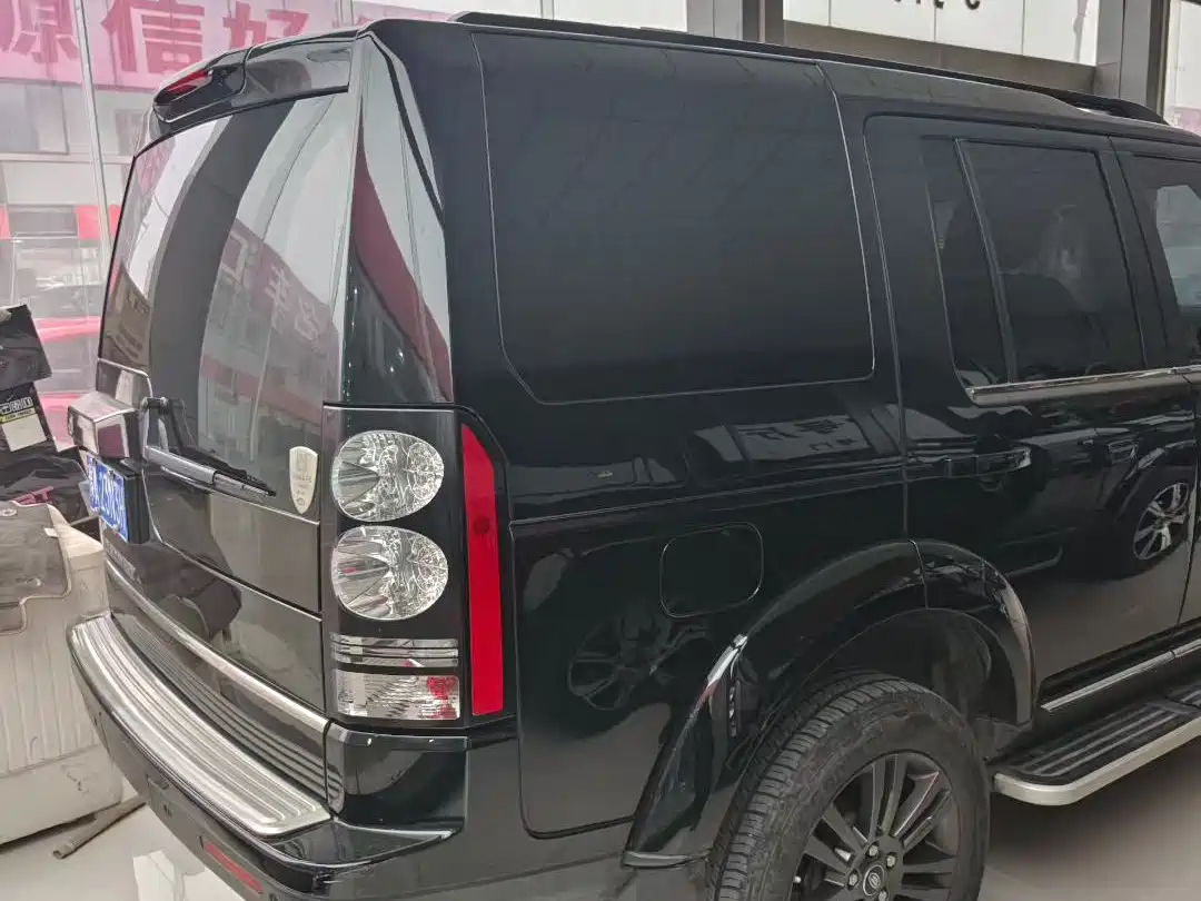 Land Rover Discovery 2015 3.0 SC V6 SE фото 3