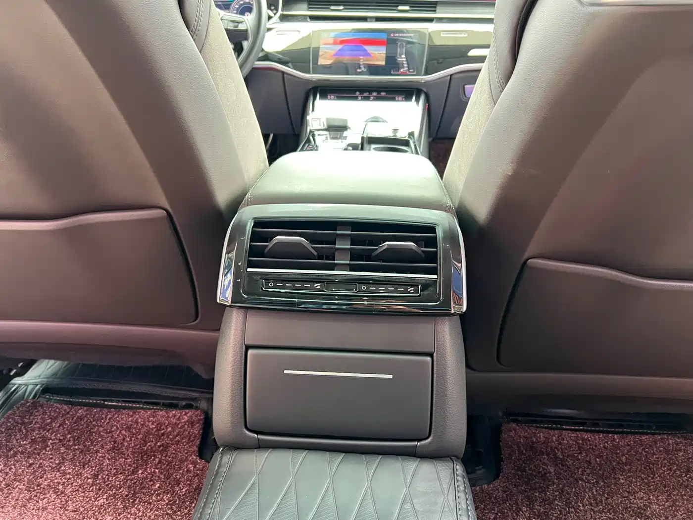 Фото 23 - Audi A8