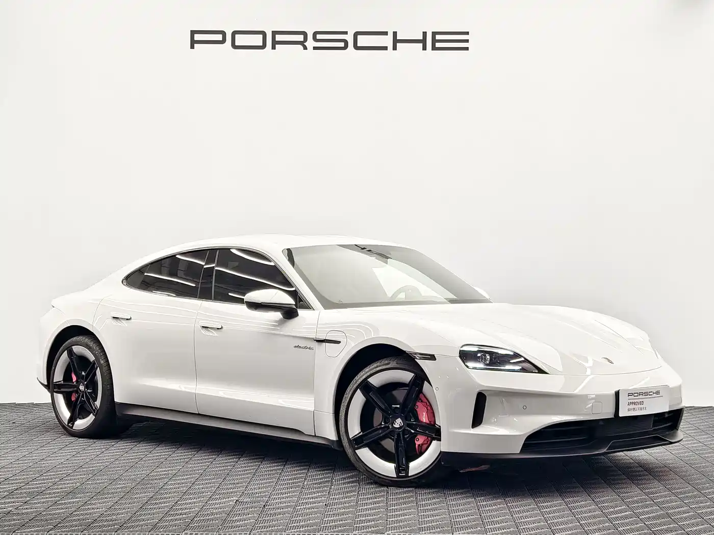 Porsche Taycan 2025