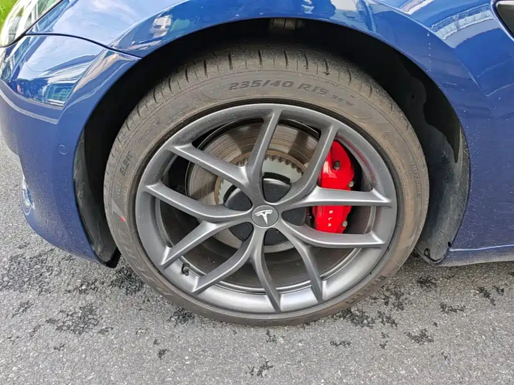 Фото 23 - Tesla Model 3