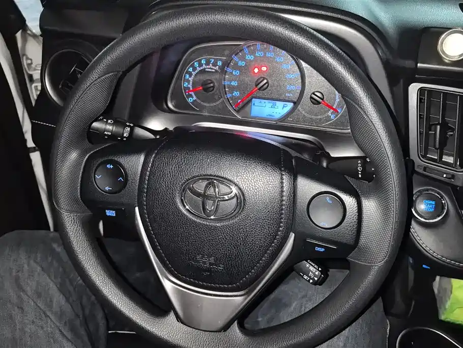 Toyota RAV4 Rongfang 2016 2.0L CVT 2WD Trend (China V) фото 15
