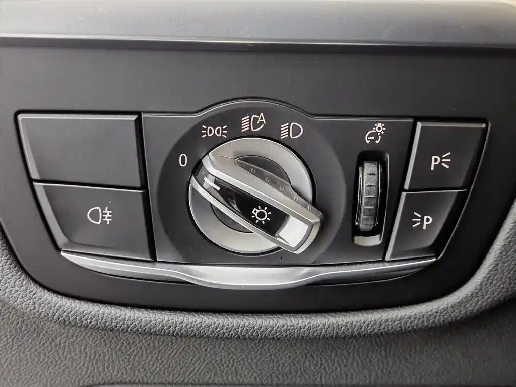 BMW iX3 2021 Leading фото 21