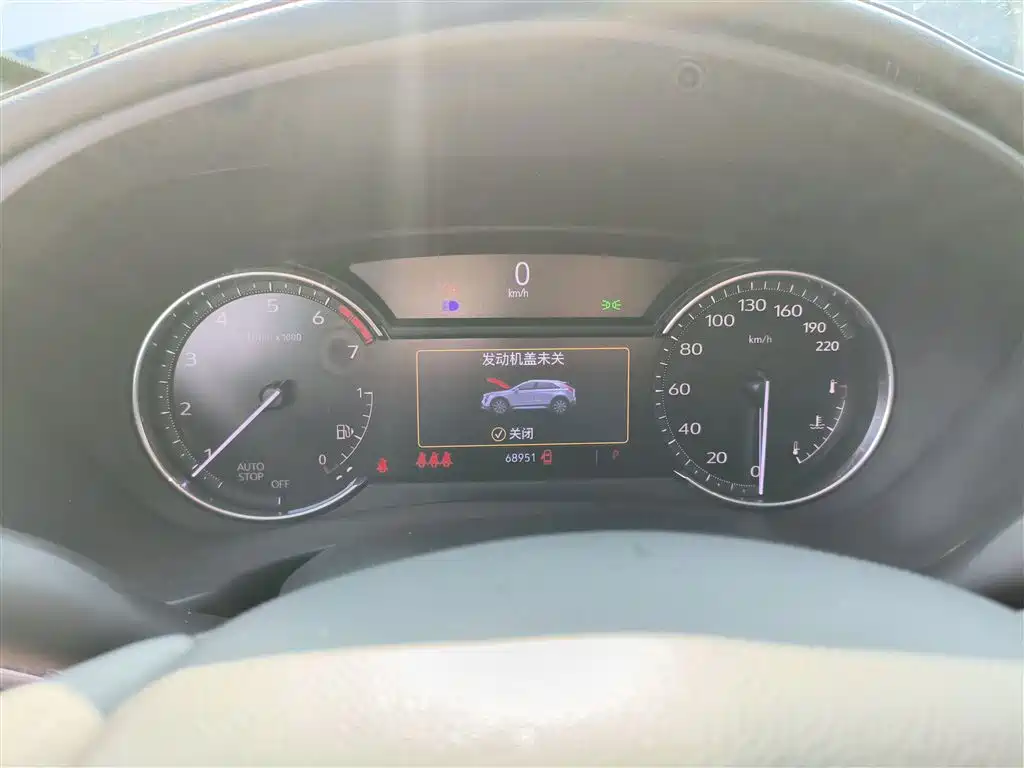 CADILLAC XT4