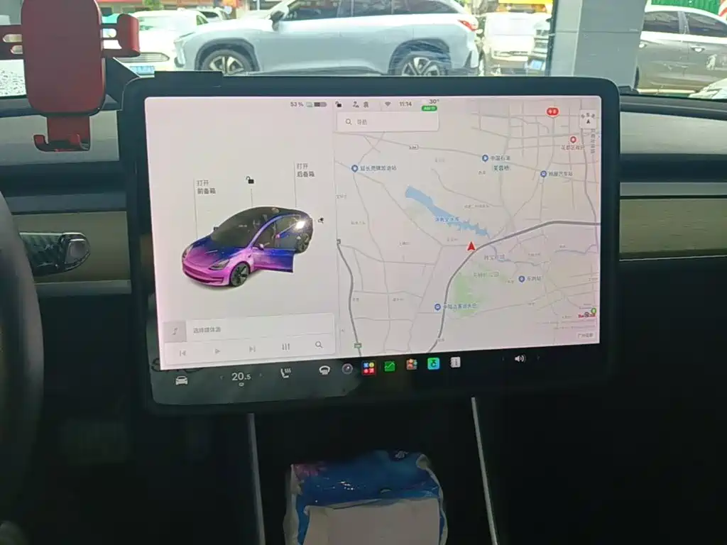 Фото 13 - Tesla Model 3