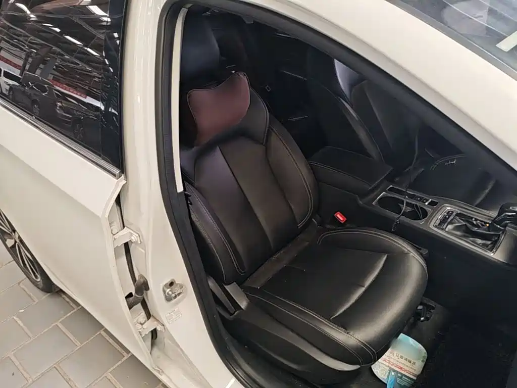 Roewe i6 2018 2018 20T Automatic Flagship Edition