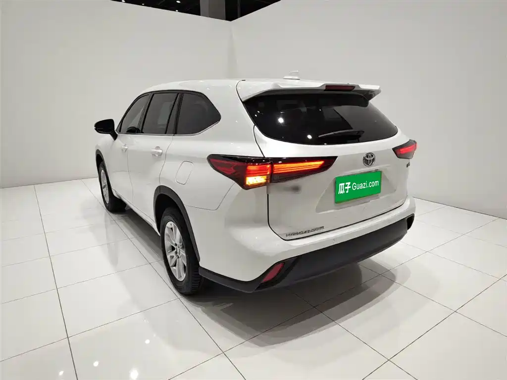 TOYOTA HIGHLANDER
