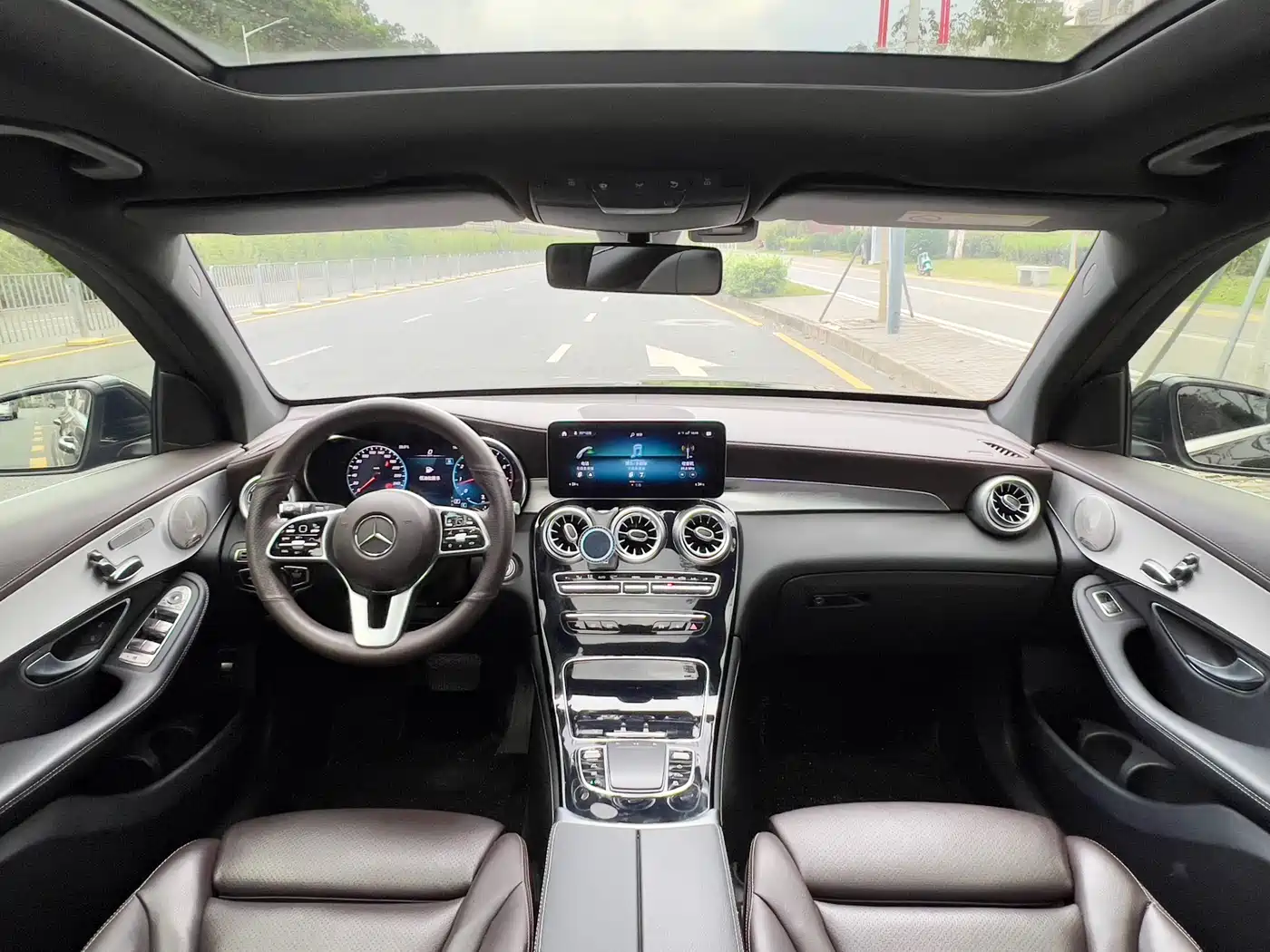 Mercedes-Benz GLC 2020 Facelift GLC 260 L 4MATIC Dynamic фото 10