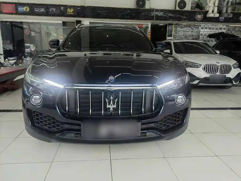 Photo 7 - Maserati Levante