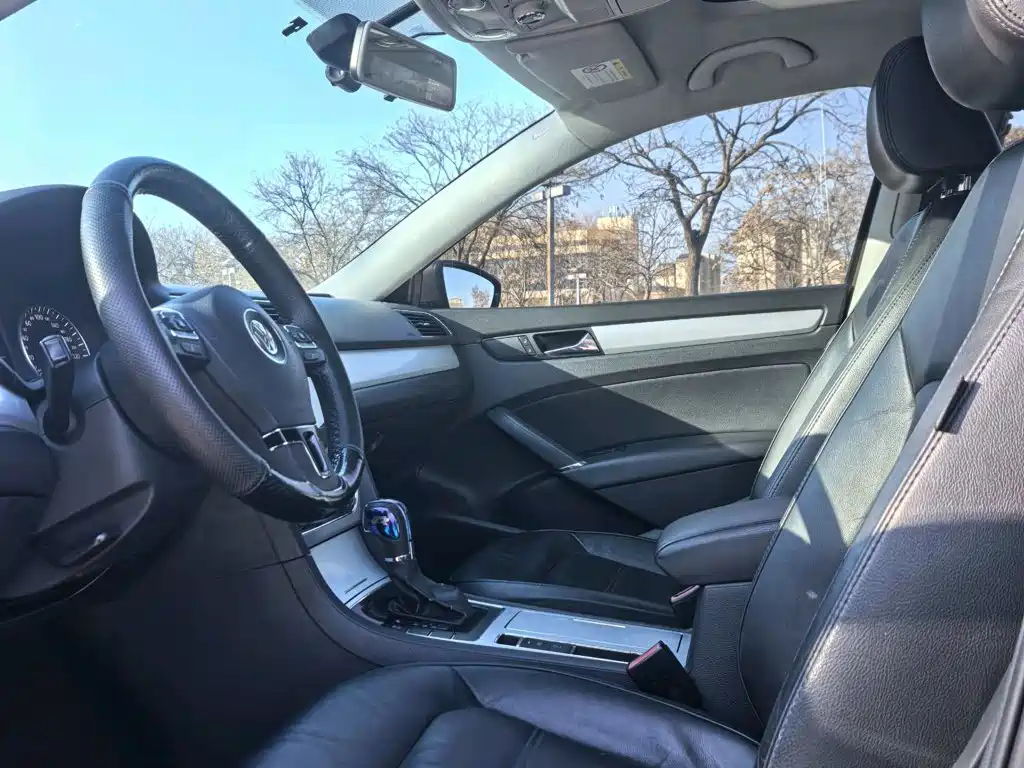 Фото 4 - Volkswagen Passat