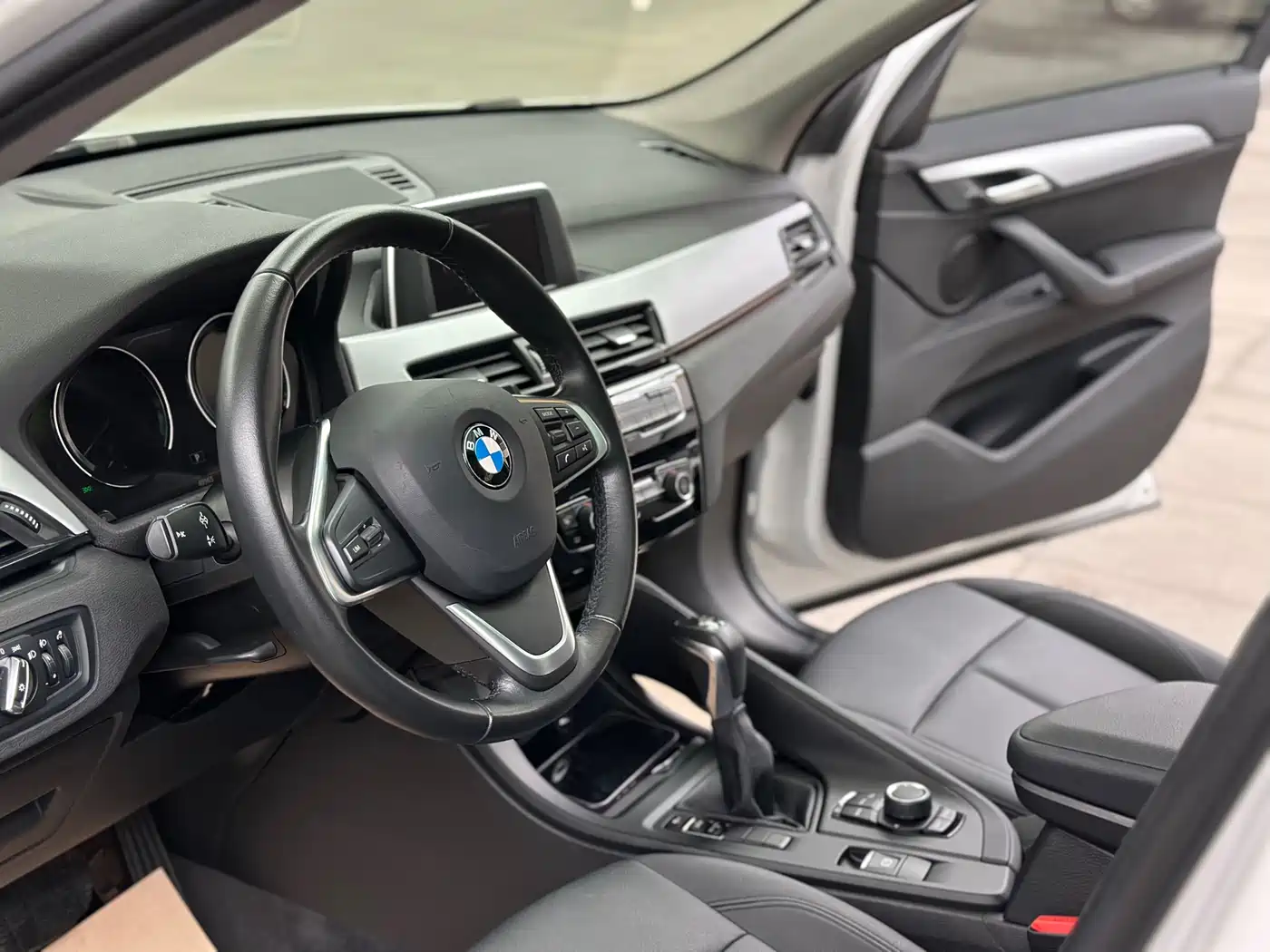 BMW X1 2018 sDrive18Li Fashion Model фото 14