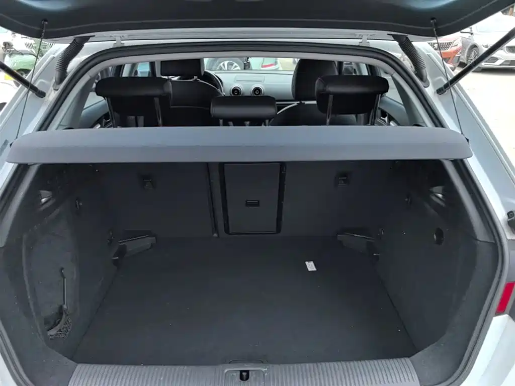 Audi A3 2014 Sportback 35 TFSI Automatic Comfort фото 9