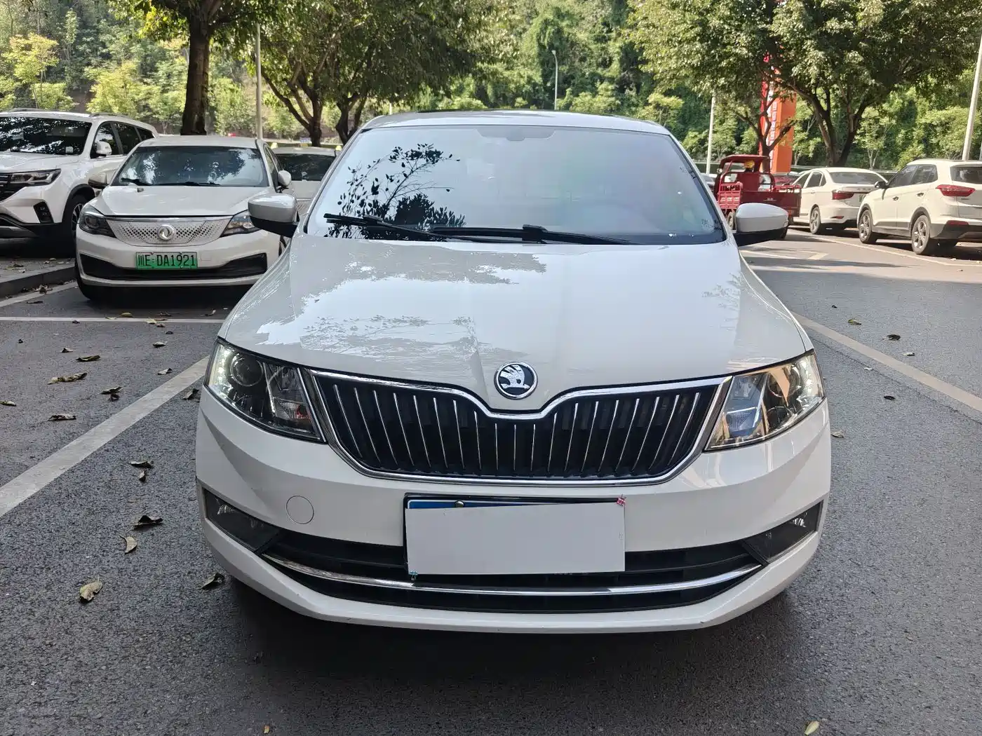 Škoda Rapid 2018 1.6L Automatic Comfort Edition фото 2