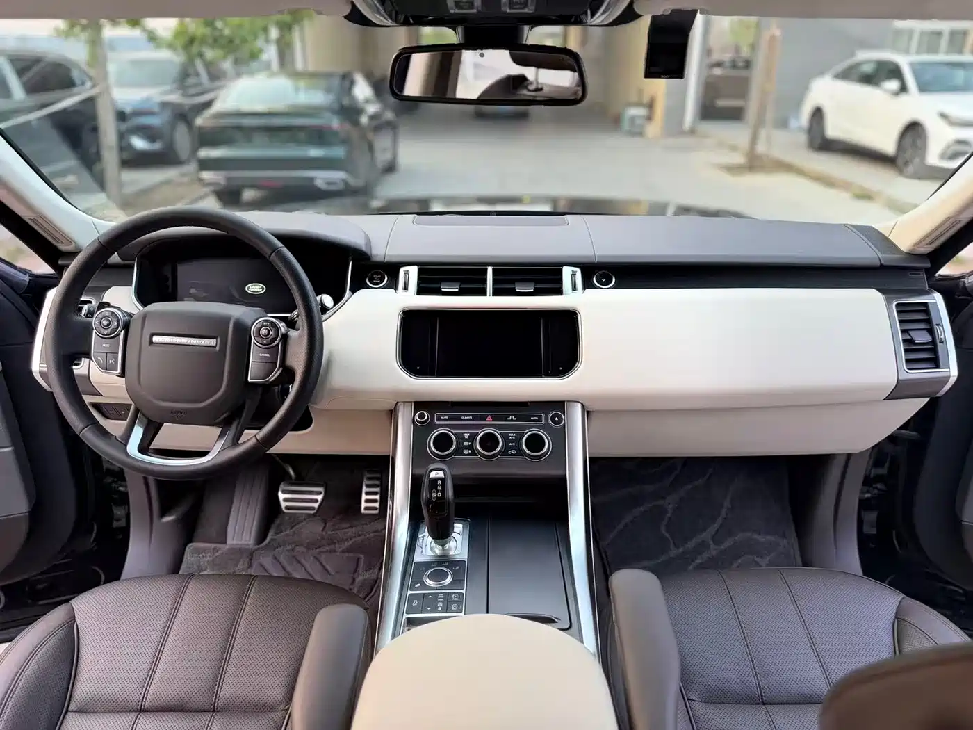 Land Rover Range Rover Sport 2016 Model 3.0 SC V6 HSE DYNAMIC фото 11