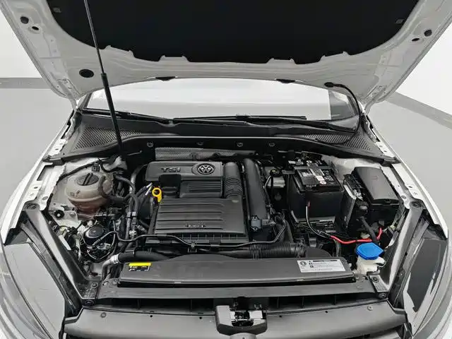 Фото 19 - Volkswagen Golf