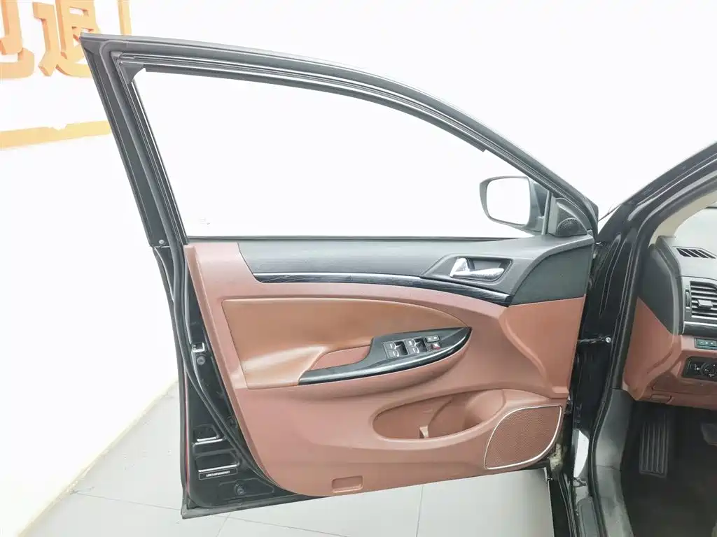 BYD Surui 2016 1.5L Manual Elite фото 8