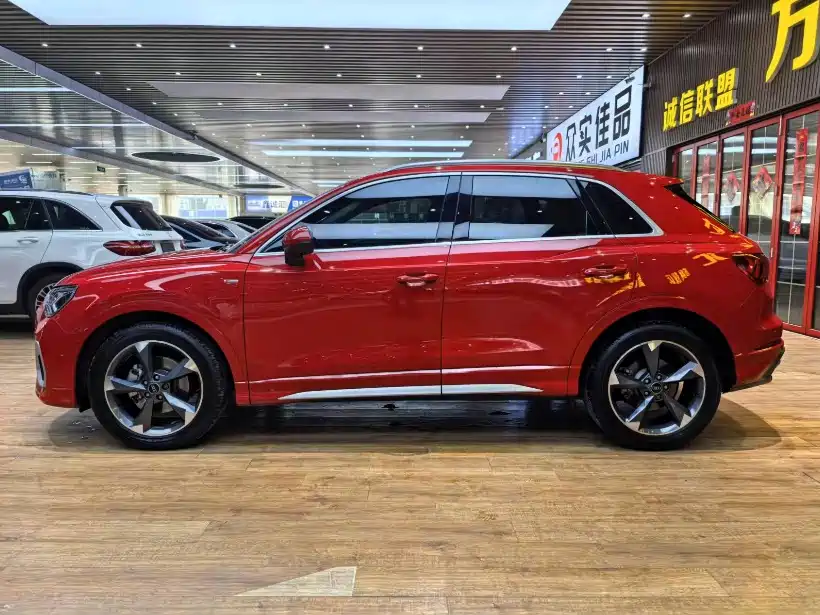 Audi Q3 2023 35 TFSI Fashion Dynamic Model (1.5T) фото 17