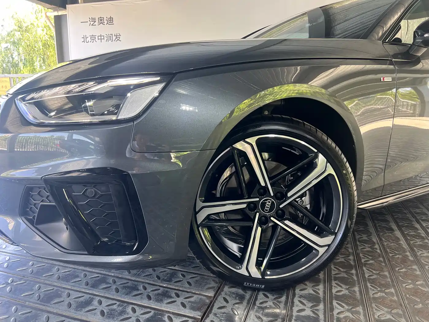 Audi A4L 2025 2 Million Celebration Edition 40 TFSI Luxury Dynamic фото 20