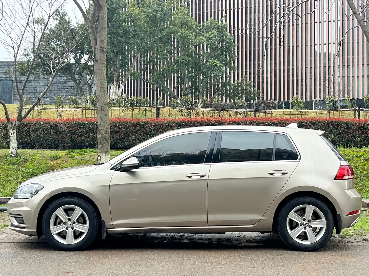Volkswagen Golf 2018 1.6L Automatic Fashion фото 4