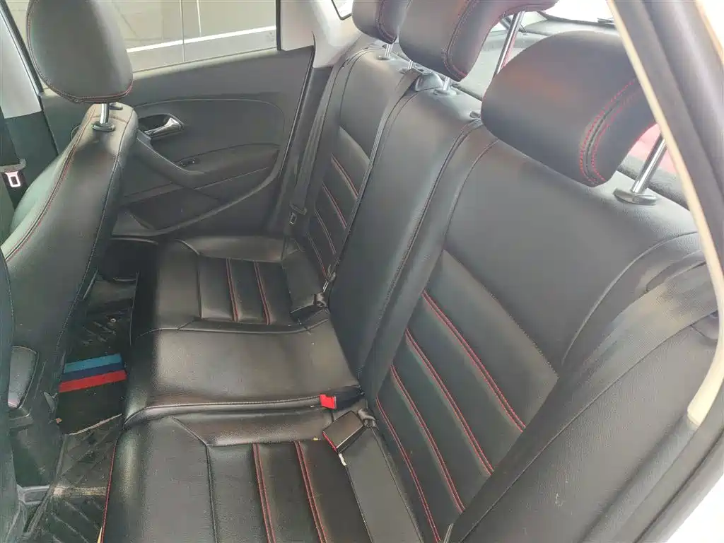 Volkswagen Polo 2016 1.6L Automatic Comfort фото 17