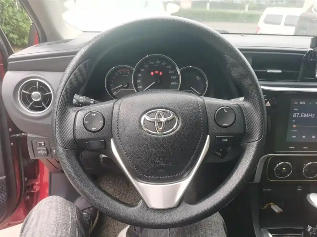 Toyota Levin 2017 Facelift 185T CVT Elite (China V) фото 11
