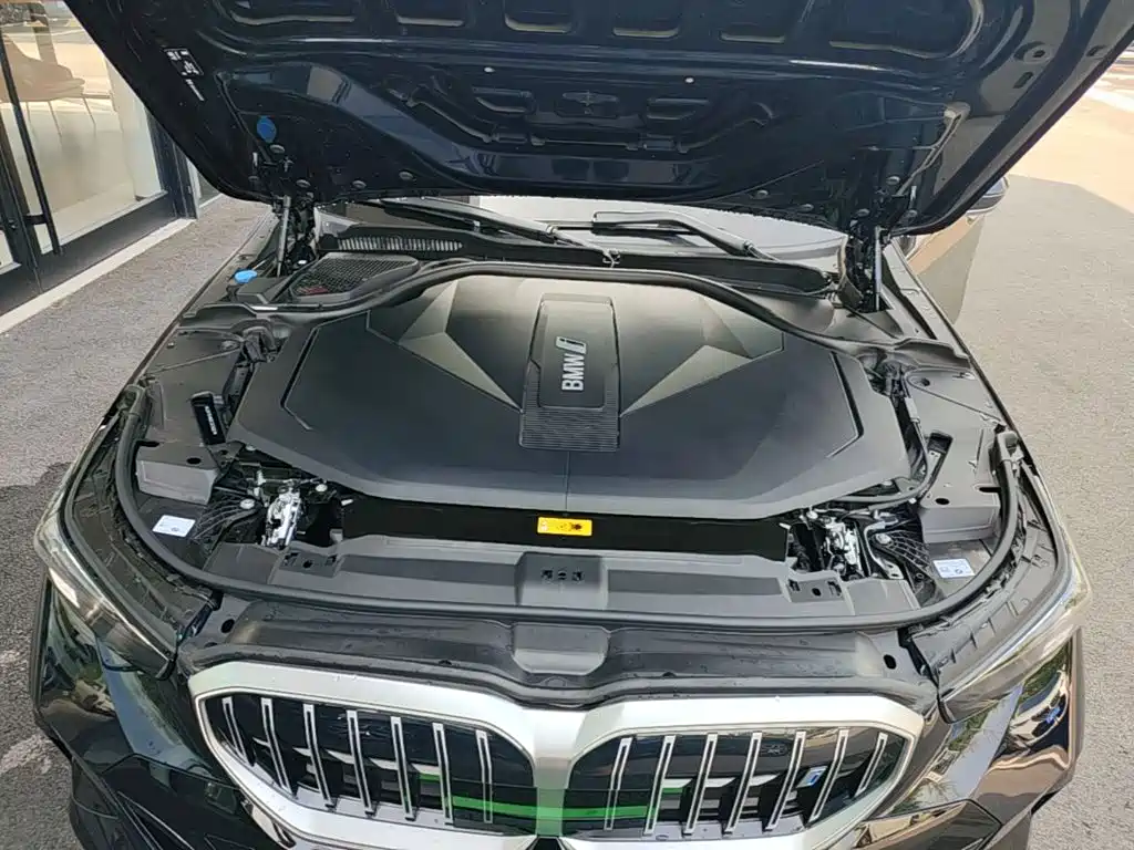 BMW i5 2025 2025 eDrive 35L M Sport Package