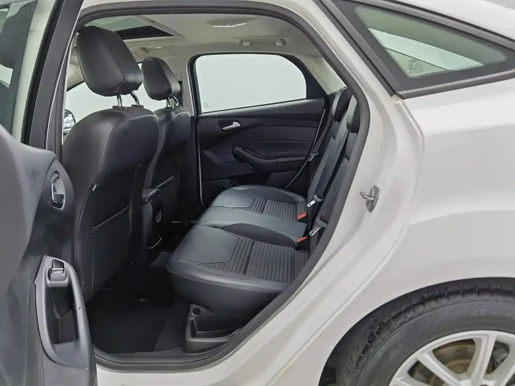 Photo 15 - Ford Focus