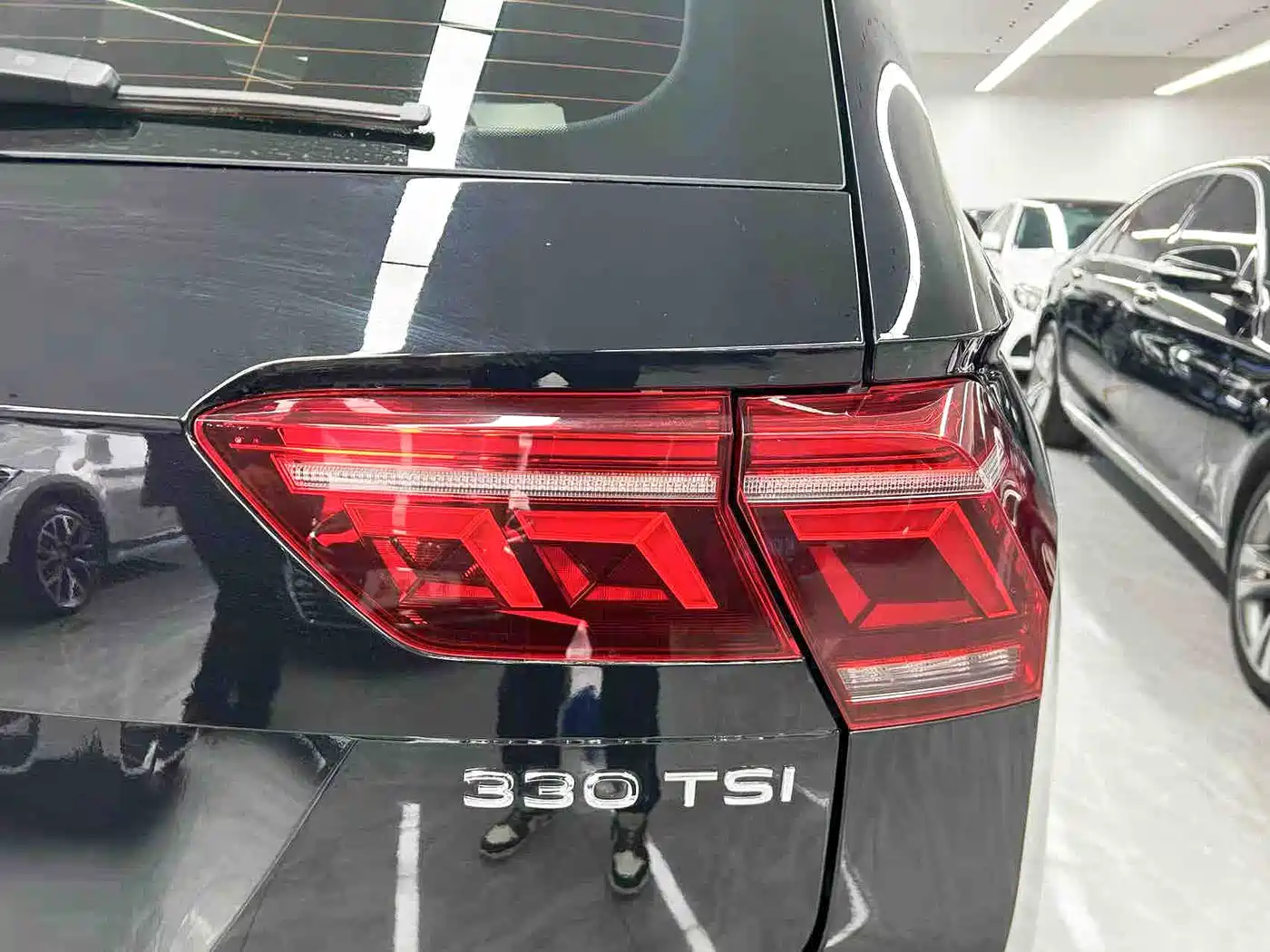 Volkswagen Tiguan L 2024 330TSI Automatic 2WD R-Line Premium Enjoyment Edition фото 23