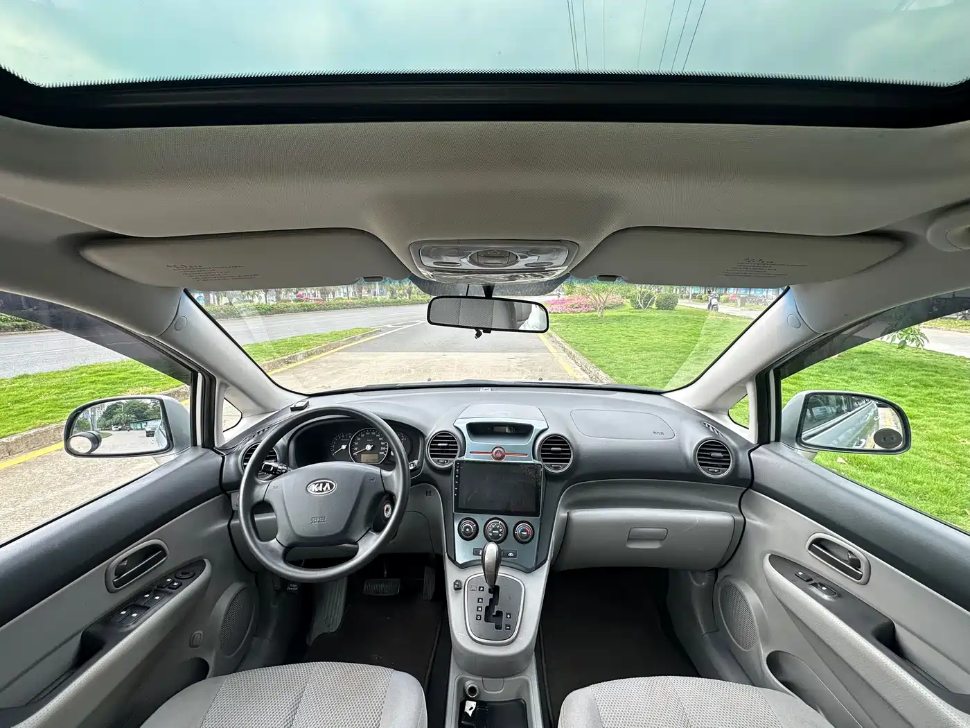 Kia Carens 2007 2.0L 7-Seater Comfort фото 5