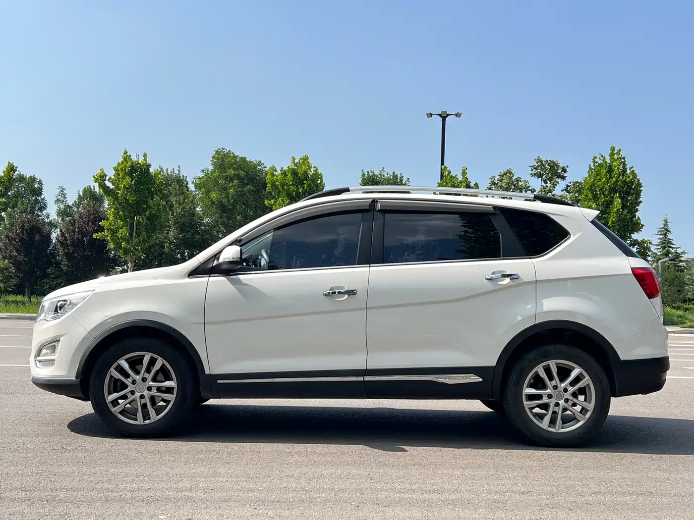 Baojun 560 2015 2015 1.8L Manual Elite