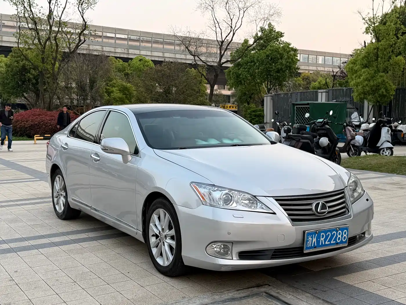 Lexus ES 2012 240 Special Limited Edition фото 3