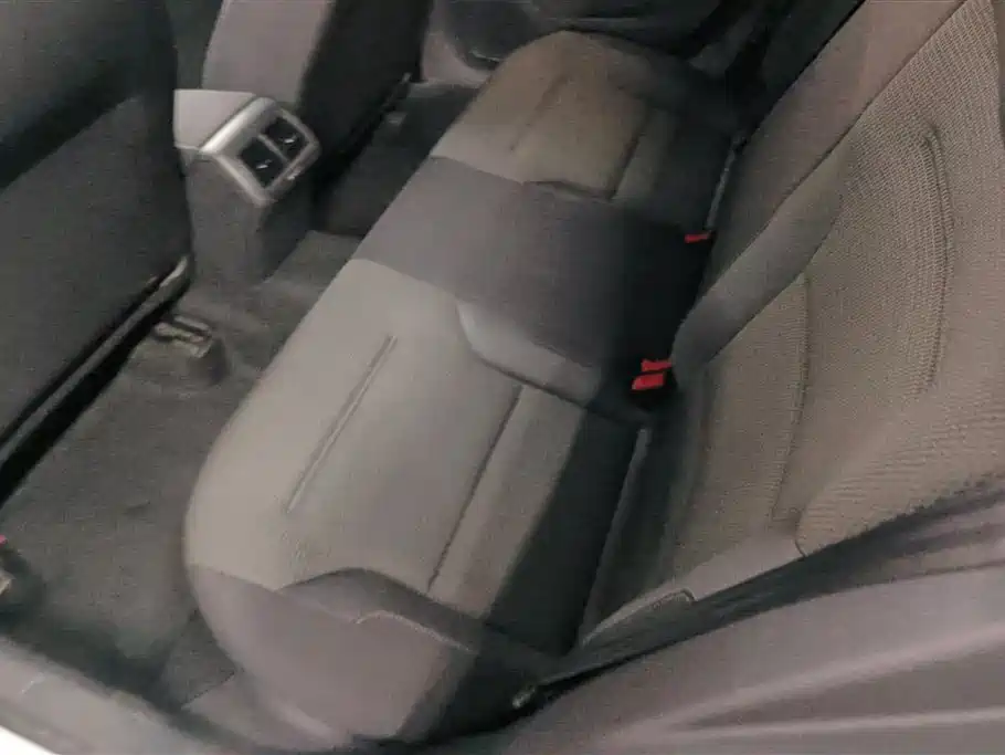 Volkswagen Golf 2017 230TSI Auto Comfort Millionth Anniversary Edition фото 11