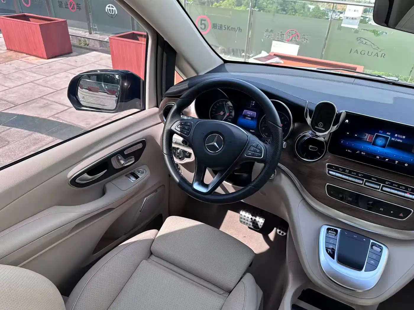 Mercedes-Benz V-Class 2022 V 260 L Long Wheelbase Prestige Edition фото 10